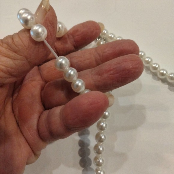 Faux Pearl and stretch Bracelet set 16" to 18" adjustable necklace - Picture 3 of 4